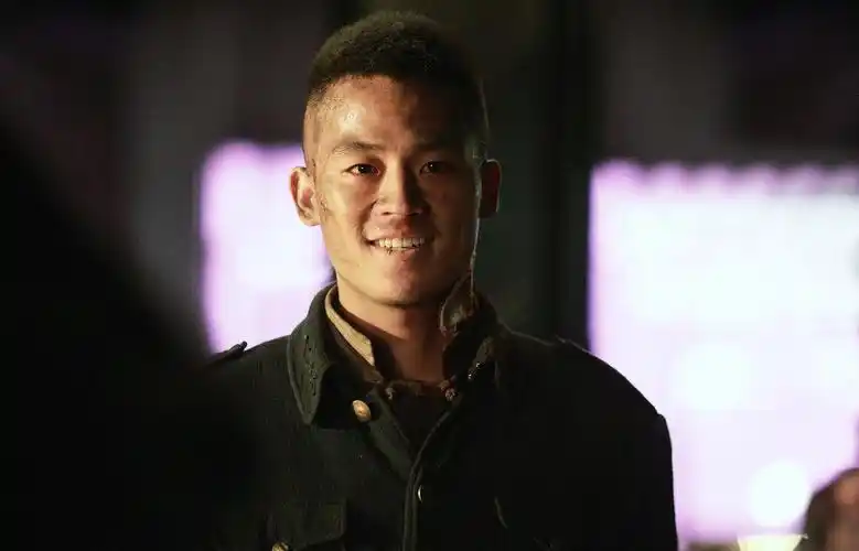 八佰催泪片段欧豪(八佰演技获赞非科班)