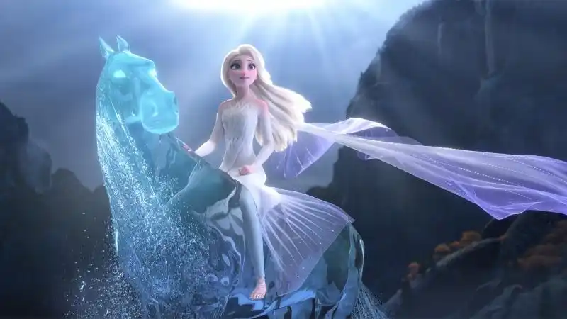 冰雪奇缘2 冰雪女王 骑马 山间 5k动漫壁纸 4k手机壁纸