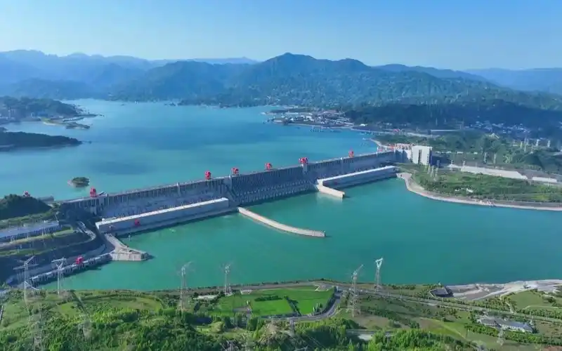 【高清无水印】三峡水电站 春色撩人