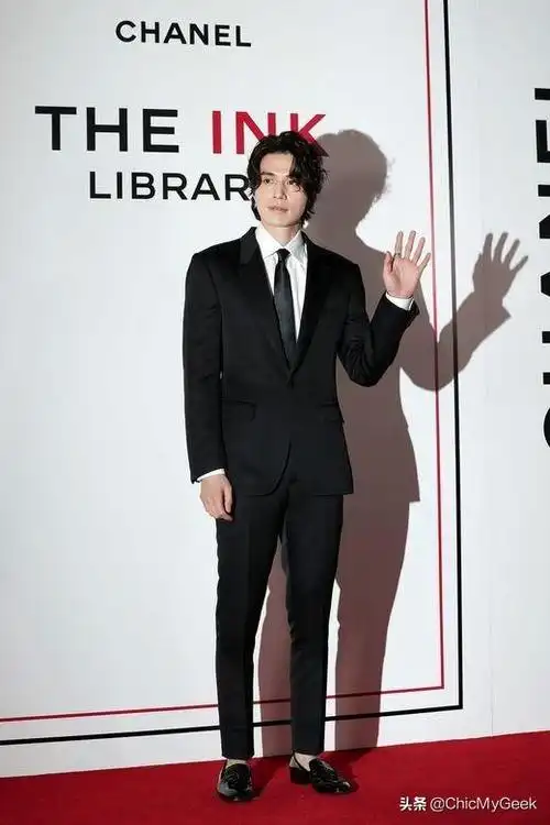 李钟硕西装穿搭(韩国男明星图片)  5