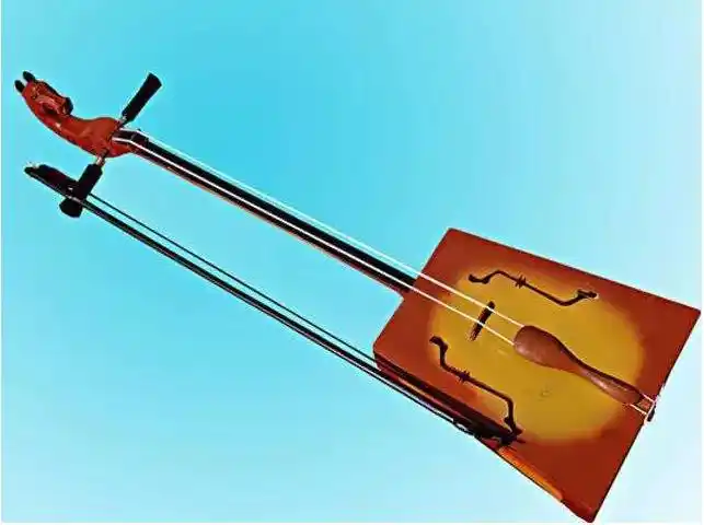 马头琴,而是火必思,托布秀尔等弹拨乐器且多用于娱乐性歌舞与舞曲伴奏