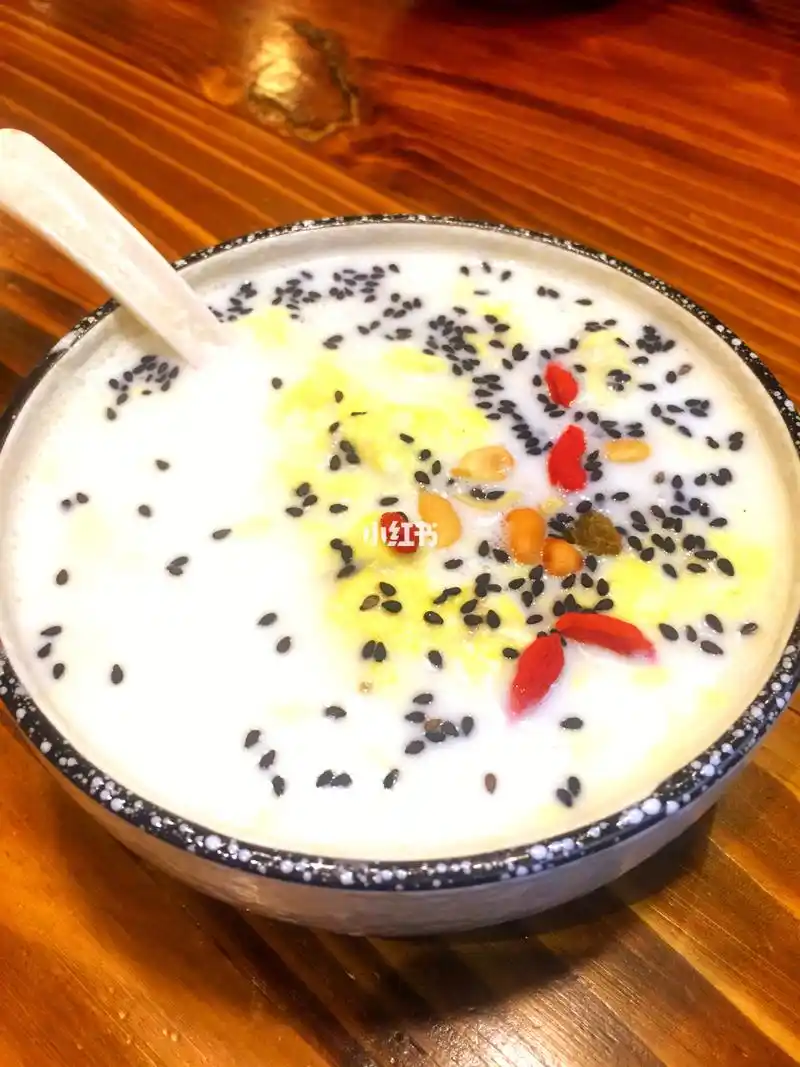 兰州定西路 图一超级好吃的牛奶鸡蛋醪糟.