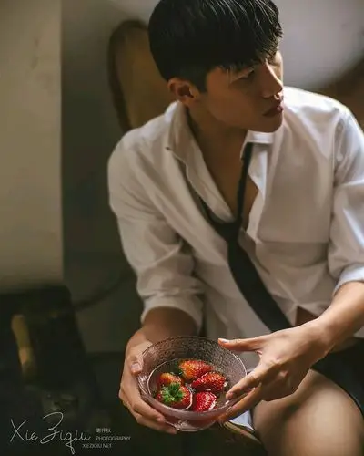 谢梓秋 | 肌肉健美身体ins:xieziqiu1027