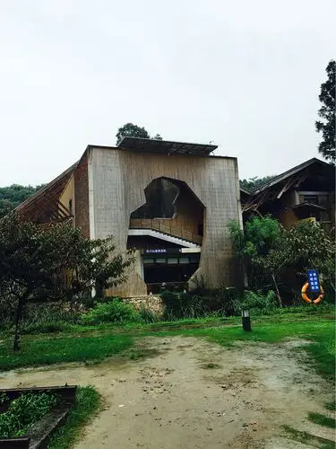 中国美术学院内的水岸山居!