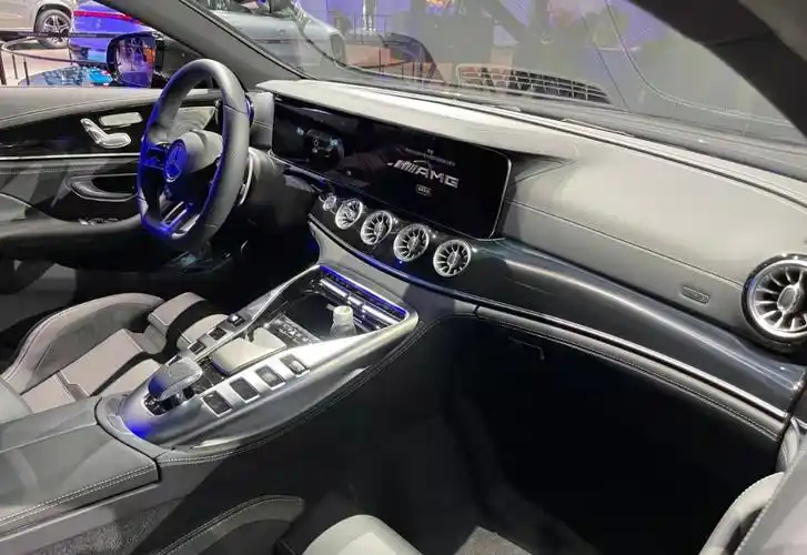 外观内饰小改零百加速45s奔驰amggt50四门轿跑售价9848万