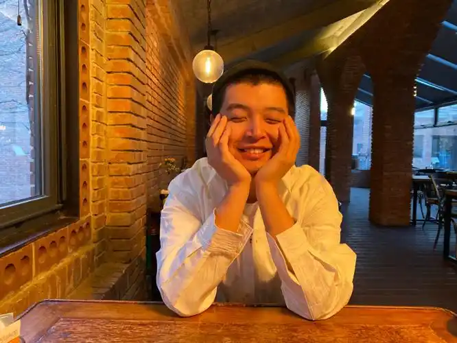 马頔瘦了六十多斤后简直就是个大帅哥,我瘦了肯定也能变美,嗯!