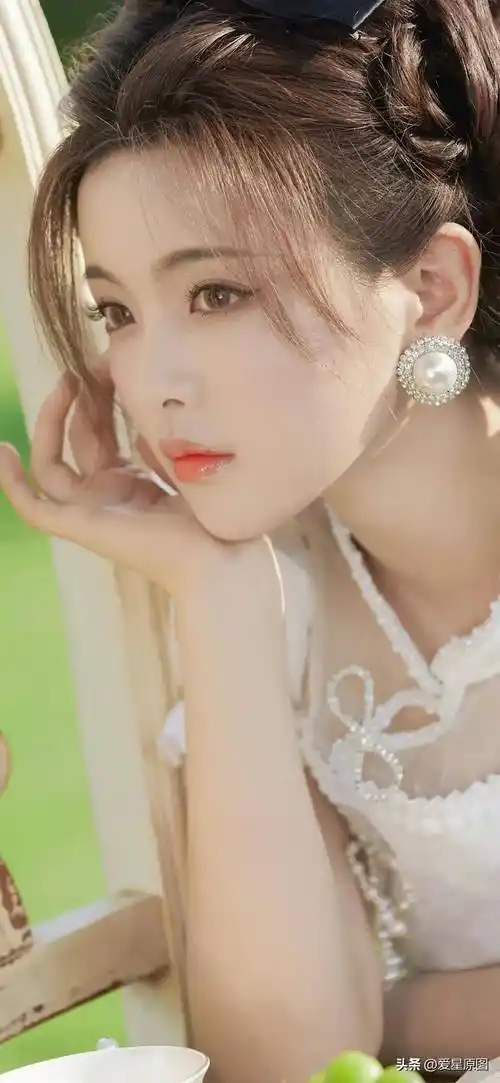 校花少女-杨超越全图写真合集_中国_代表作品_内地