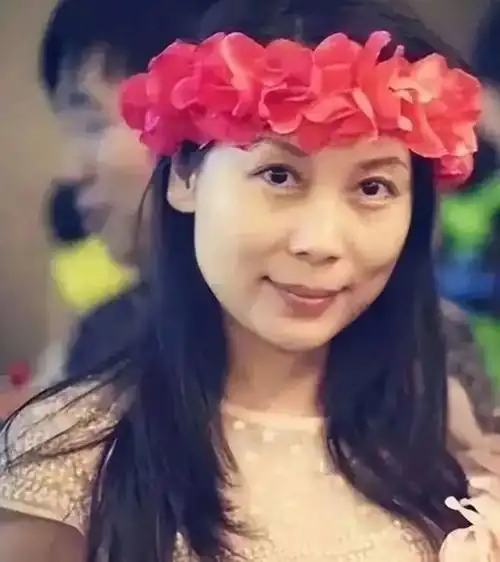 劳荣枝1992年从九江师范学院幼师专业毕业,分配到九江