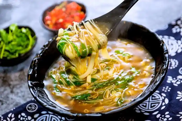 绍兴市越城区[七石缸磨糍馆]是一家致力于推广嵊州美食的小吃店