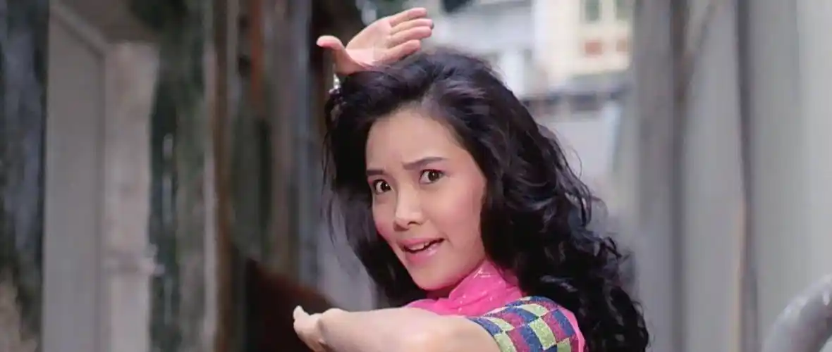 她妩媚清新,是嘉禾五朵金花之一,演反派惹人爱,今成地产界大佬_刘玉婷