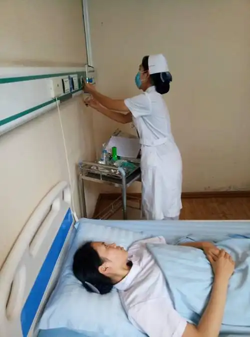 中心供氧和氧气吸入技术的视频:氧气吸入的常见并发症和治疗方法