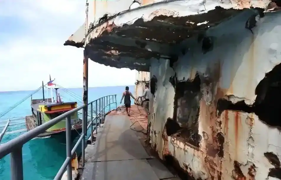 菲律宾海警喜提中国海警水炮沐浴.#仁爱礁海警对抗 大快人心, - 抖音