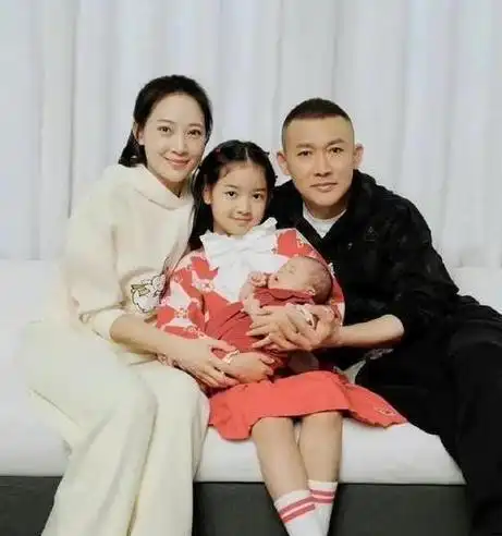 大男子主义聂远一个月给老婆300万零花钱全家都围着他转