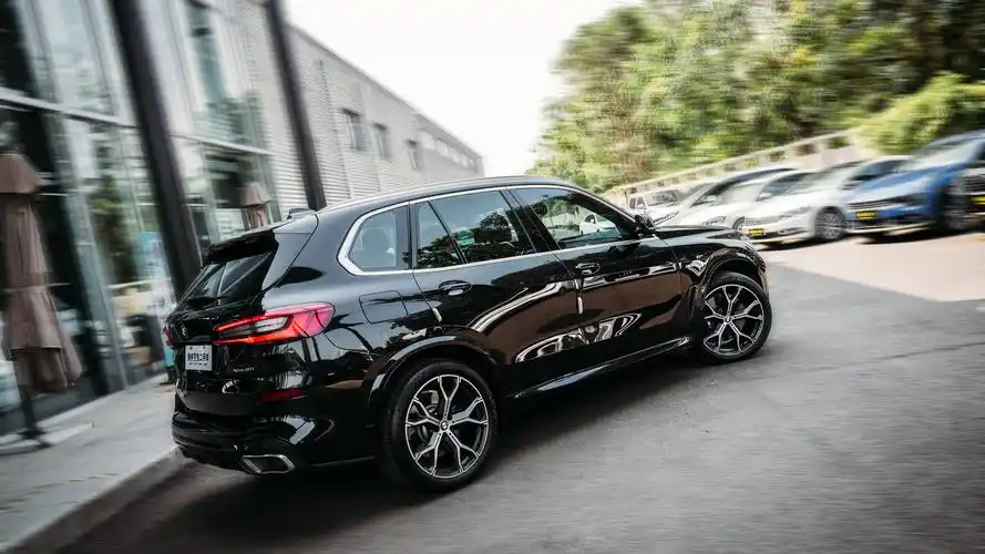 67同样是suv为何差距那么大宝马x5xdrive40i尊享型m运动套装