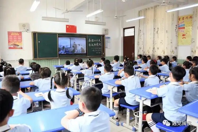 大篷车开进校园上街厚美小学沸腾了