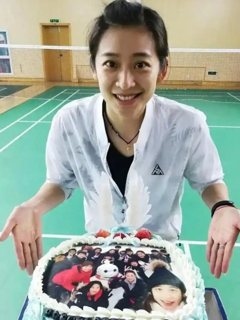 中国羽毛球女神王琳即将迎来35岁生日,她的父母都是羽毛球界的名人,自