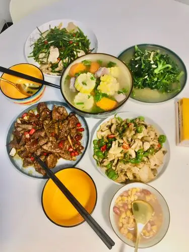 不慌不忙 稳步前进～昨晚和朋友做了一顿丰盛的晚餐报了崇礼70公里