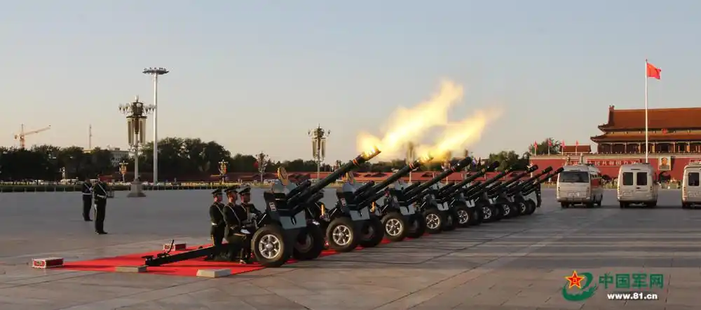 探营武警"国字号"部队:瞬间即永恒