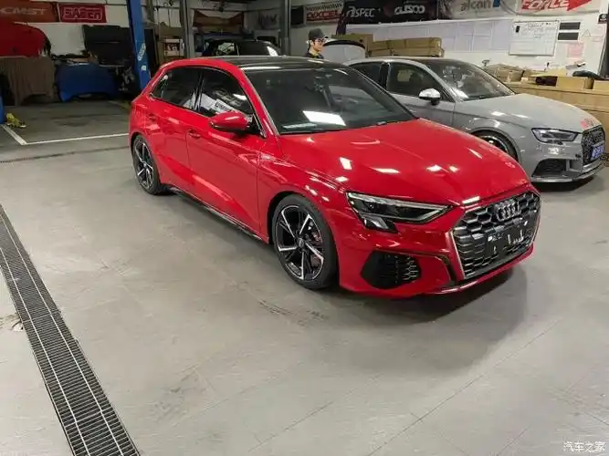 2021款奥迪a3两厢红色中配提车