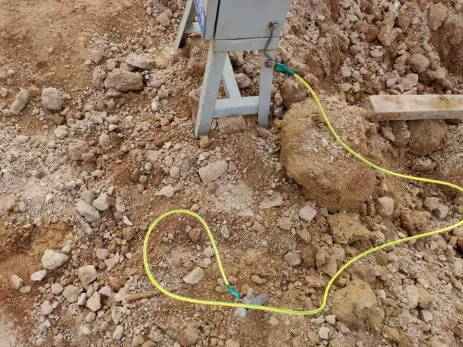 三级配电箱已做好接地措施