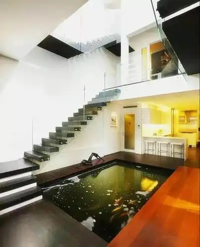 以下图片,供有想法在室内建锦鲤池的鱼友参考.