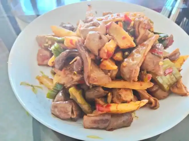 酸辣爆炒猪肚的做法