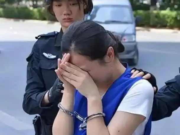 原来,她害了40个家庭了|杨春燕|小混混|女大学生_网易订阅