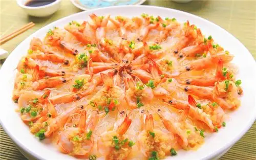 教你做1盘好吃的蒜蓉蒸虾,1顿饭能吃2盘,无盐少油,清淡可口,虾肉鲜嫩!