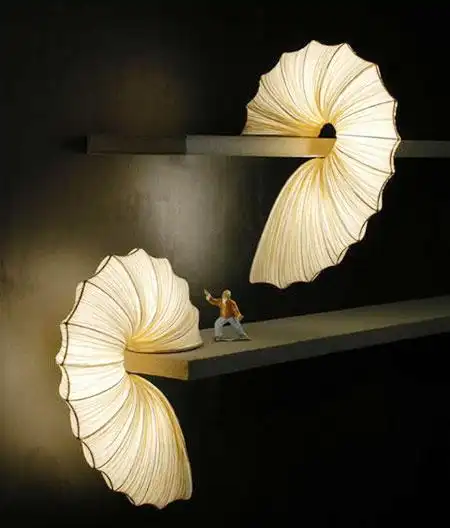 以色列大师设计突显灯具曲线美