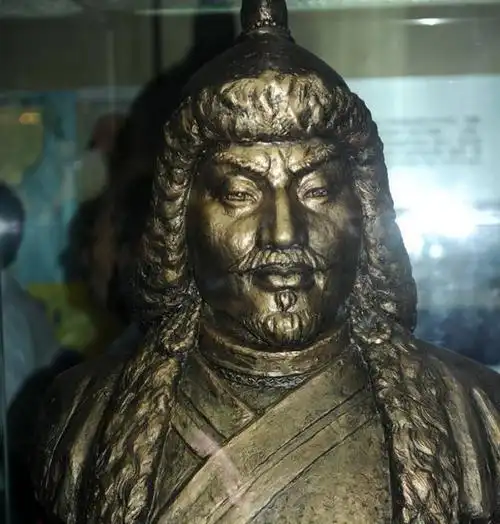 阔端很优秀,窝阔台为何不传位给他?窝阔台亦步亦趋跟着父亲学