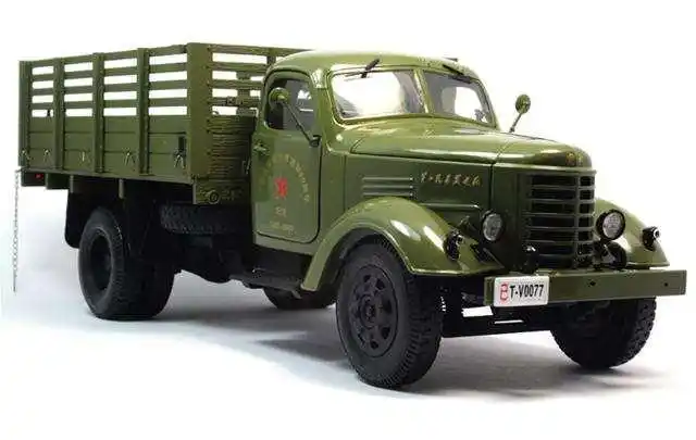 中国史上第一辆解放牌汽车放到如今给俩法拉利都不换