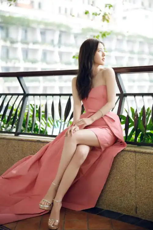 赵露思珠帘玉幕发型