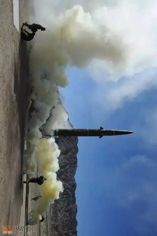 超震撼 超近距离展示大国重器"东风浩荡,雷霆万钧" 看完的都被热血