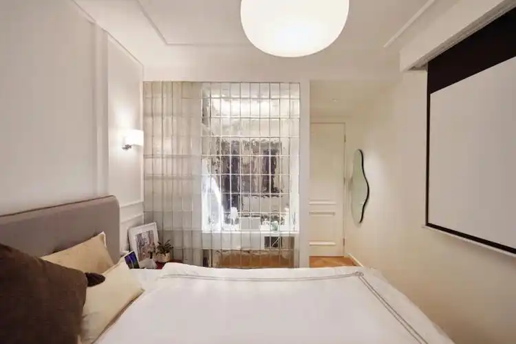 10平米有衣帽间的白色小卧室