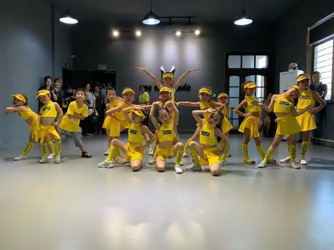 敏艺舞蹈培训学校