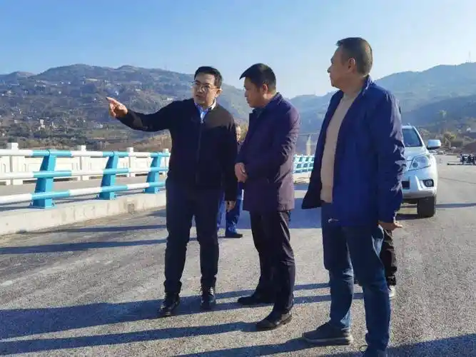 巫山:交通控制性通道建设 安全与进度"两不误"_道路_施工_付嘉康