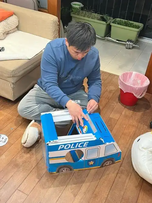 手工小警车
