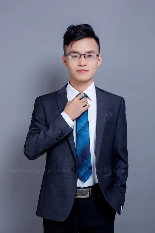 云影轻荷的写真摄影作品《南宁男士形象照拍摄姿势肖像摄影》