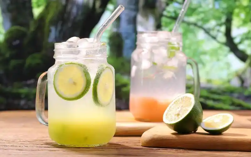 自制青提&蜜桃气泡水 审核看完都渴了!_哔哩哔哩_bilibili