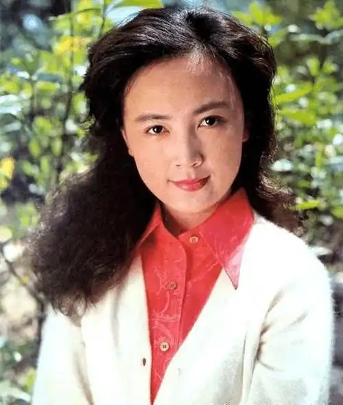 出道时间不长的她只演过3部电视剧(出道就演女主角)(6)