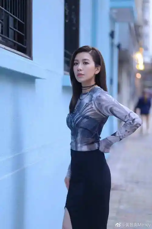 在主角方面,想来大家最关注的一定是黄智雯与王浩信,二人是大台的一线