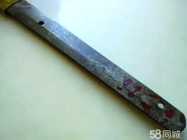 18,特转让二战小日本的罪证---- 一柄鬼子的三式军刀的木把子 .