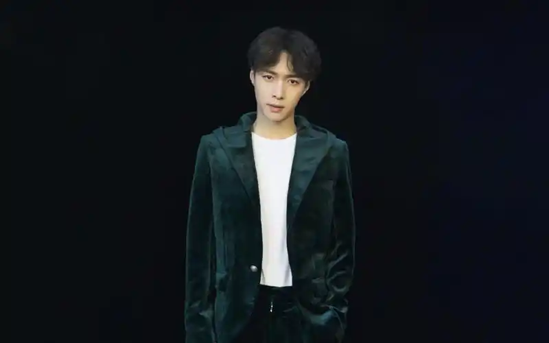 张艺兴帅气写真桌面壁纸