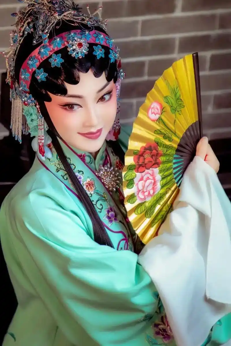 广东省粤剧院青年花旦——碧君新剧照样片出炉啦#戏曲妆 #弘扬 - 抖音