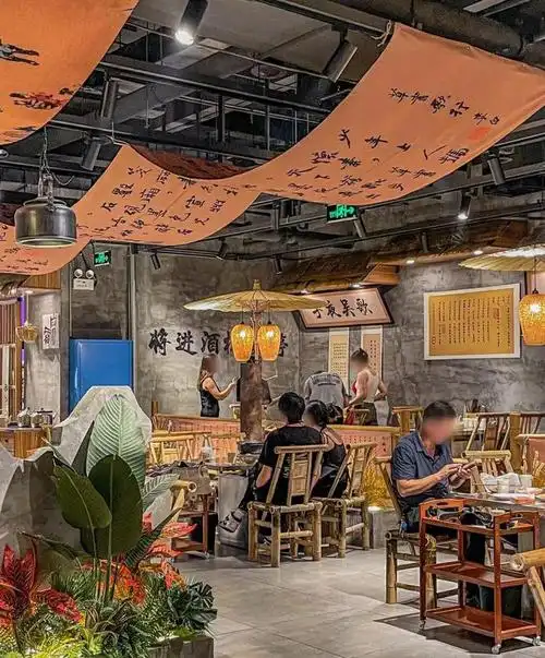 大排档老破小新中式这轮火锅场景太炸裂