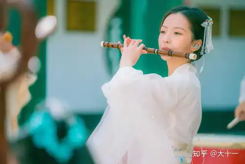 大十一 的想法: 吹竹笛的姑娘 - 知乎