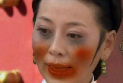 翠嘴打烂她的果意思/出处一览