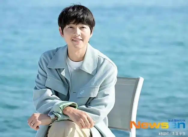 康城影展宋仲基亮相被嫌面肿内地网民颜值巅峰期过好久了