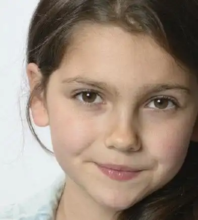 神奇女侠小时候的戴安娜扮演者艾米丽凯莉个人资料 艾米丽照片