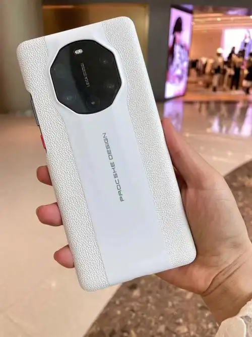 华为mate40保时捷手机壳白色